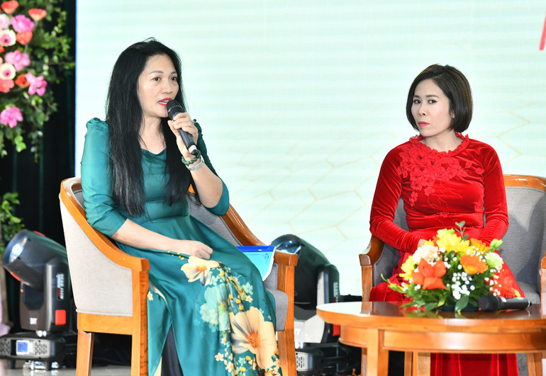 Bác sĩ chuyên khoa 1 Phạm Thị Hồng Lam, Phó Giám đốc Trung tâm Y tế huyện Nghi Xuân (Hà Tĩnh) chia sẻ tại phiên tọa đàm với chủ đề “Nỗ lực vì sức khỏe nhân dân”. Bác sĩ chuyên khoa 1 Phạm Thị Hồng Lam, Phó Giám đốc Trung tâm Y tế huyện Nghi Xuân (Hà Tĩnh) chia sẻ tại phiên tọa đàm với chủ đề “Nỗ lực vì sức khỏe nhân dân”.