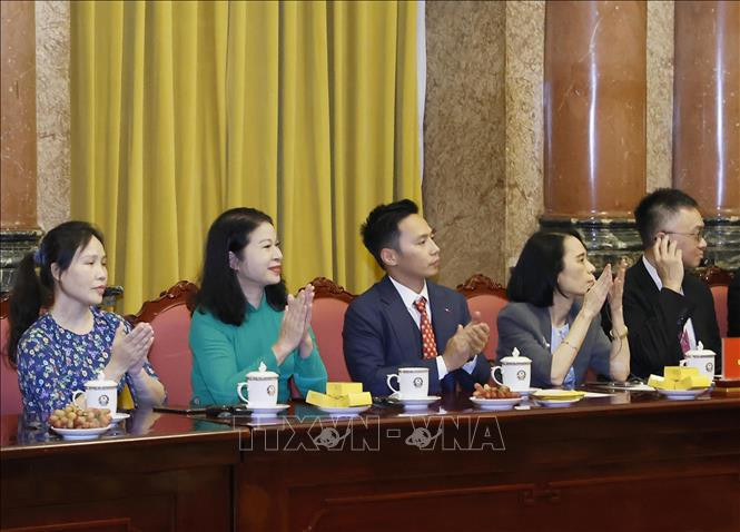 Các đại biểu tham dự hội nghị.