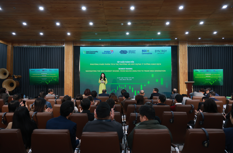 Toàn cảnh sự kiện.