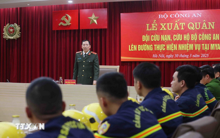 Trung tướng Lê Văn Tuyến, Thứ trưởng Bộ Công an, phát biểu. (Ảnh: TTXVN)