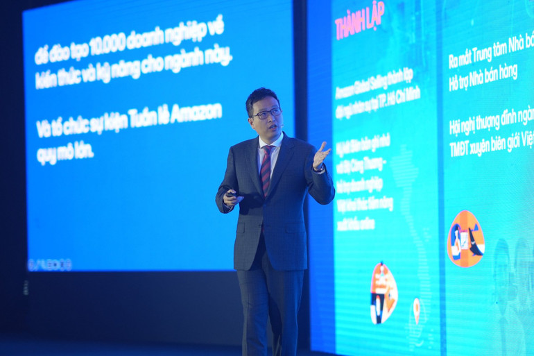 Ông Gijae Seong, Giám đốc điều hành Amazon Global Selling Việt Nam cho thấy những con số nổi bật của doanh nghiệp Việt trên sàn thương mại điện tử Amazon thời gian qua Ông Gijae Seong, Giám đốc điều hành Amazon Global Selling Việt Nam cho thấy những con số nổi bật của doanh nghiệp Việt trên sàn thương mại điện tử Amazon thời gian qua