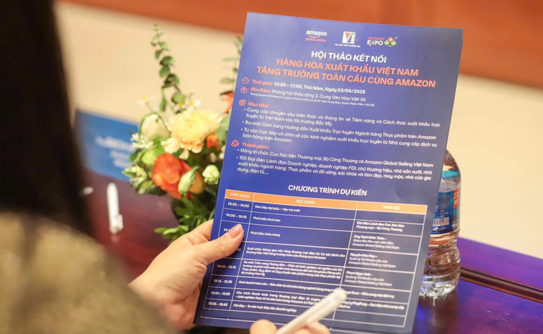 Thương mại điện tử giúp nhiều công ty có vị thế cân bằng hơn khi tham gia cạnh tranh toàn cầu.