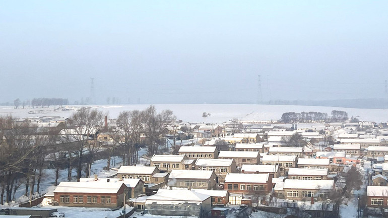 Khoảng 90% vùng của Trung Quốc có nhiệt độ ở mức dưới 0 độ C. Không khí lạnh quét qua miền bắc Trung Quốc đang tiếp tục di chuyển về phía nam. Khoảng 90% vùng của Trung Quốc có nhiệt độ ở mức dưới 0 độ C. Không khí lạnh quét qua miền bắc Trung Quốc đang tiếp tục di chuyển về phía nam.