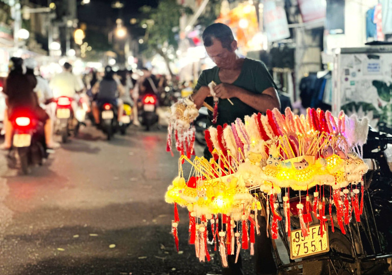 Một góc trong đêm Trung thu nơi phố cổ. Một góc trong đêm Trung thu nơi phố cổ.