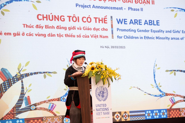 Em Phàn Thị Trang đại diện các học sinh Trường Phổ thông dân tộc bán trú Minh Tân (huyện Vị Xuyên, tỉnh Hà Giang) phát biểu.
