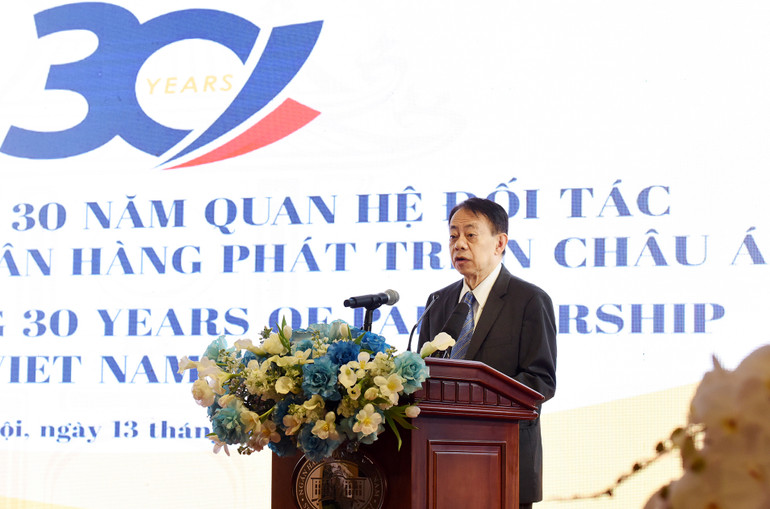 Chủ tịch ADB Masatsugu Asakawa phát biểu.