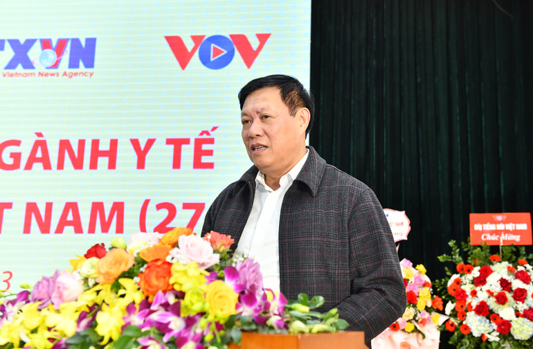 Phó Bí thư Ban Cán sự Đảng, Bí thư Đảng ủy, Thứ trưởng Thường trực Bộ Y tế Đỗ Xuân Tuyên phát biểu tại buổi gặp mặt. Phó Bí thư Ban Cán sự Đảng, Bí thư Đảng ủy, Thứ trưởng Thường trực Bộ Y tế Đỗ Xuân Tuyên phát biểu tại buổi gặp mặt.