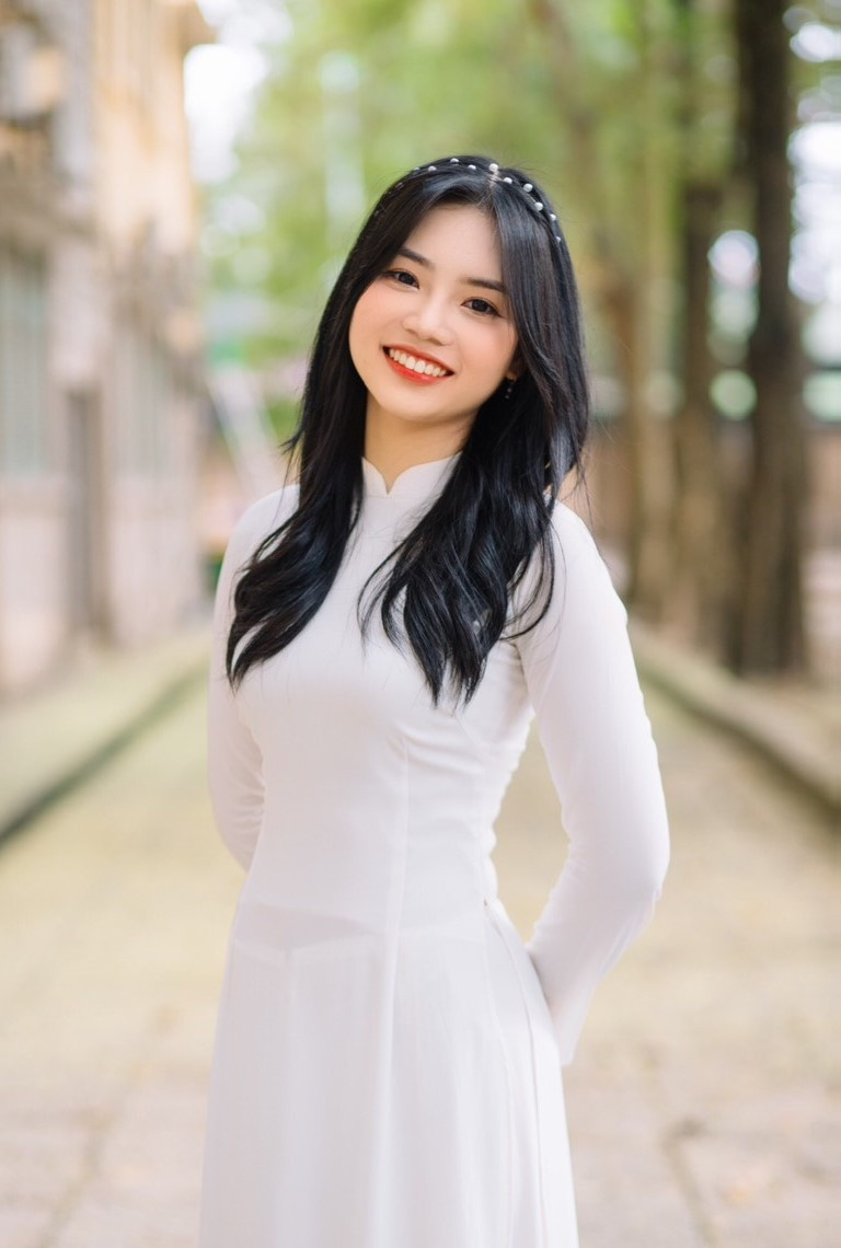 Phạm Thùy Trang - học sinh lớp 12D1, trường trung học phổ thông Liên Hà, Đông Anh, Hà Nội. (Ảnh: NVCC) Phạm Thùy Trang - học sinh lớp 12D1, trường trung học phổ thông Liên Hà, Đông Anh, Hà Nội. (Ảnh: NVCC)