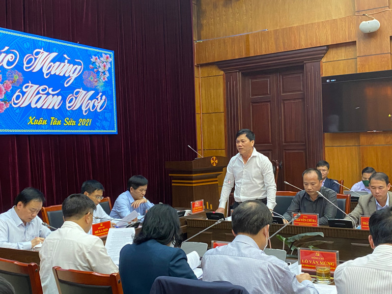 Chủ tịch Hiệp hội doanh nghiệp tỉnh Điện Biên Bùi Đức Giang phát biểu ý kiến tại buổi gặp mặt, đối thoại doanh nghiệp do Tỉnh ủy Điện Biên tổ chức.