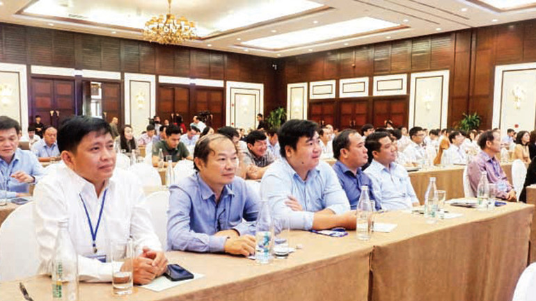 Các đại biểu dự Hội thảo quốc gia về Chính phủ số - lãnh đạo chuyển đổi số tiêu biểu năm 2024. (Ảnh NGÔ HUYỀN)