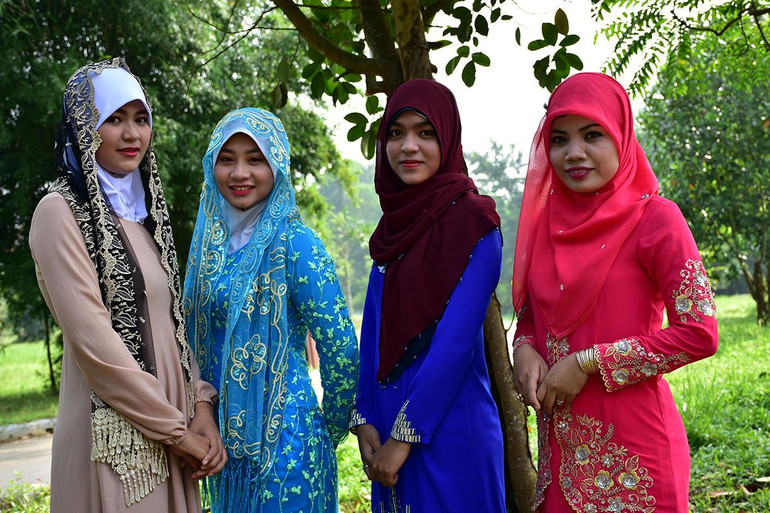 Trang phục nữ giới Chăm Islam