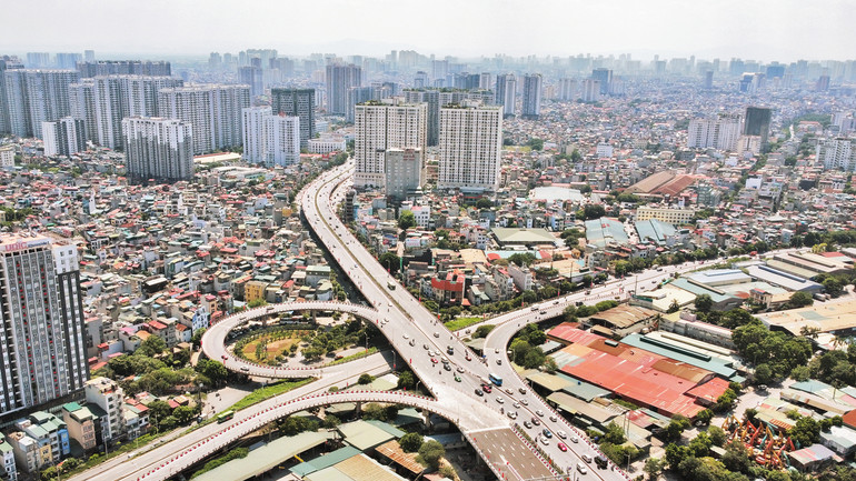 Cầu Vĩnh Tuy bắc qua sông Hồng có ý nghĩa quan trọng trong phân luồng giao thông tại Hà Nội. (Ảnh: Lê Khiếu Minh) Cầu Vĩnh Tuy bắc qua sông Hồng có ý nghĩa quan trọng trong phân luồng giao thông tại Hà Nội. (Ảnh: Lê Khiếu Minh)