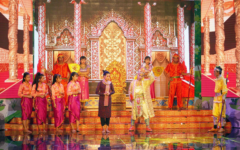 Dù Kê là một loại hình sân khấu của nghệ thuật Khmer Nam Bộ. Dù Kê là một loại hình sân khấu của nghệ thuật Khmer Nam Bộ.