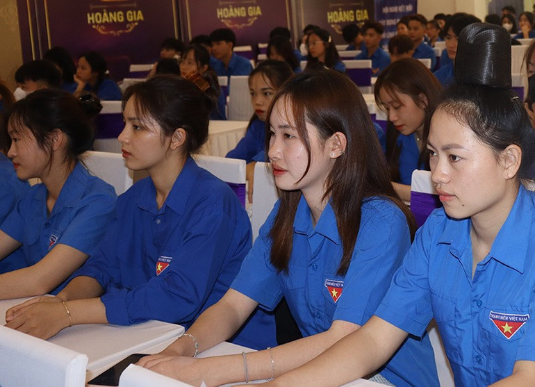 Đoàn viên thanh niên tham dự hội nghị thanh niên người dân tộc thiểu số với khởi nghiệp, đổi mới sáng tạo.