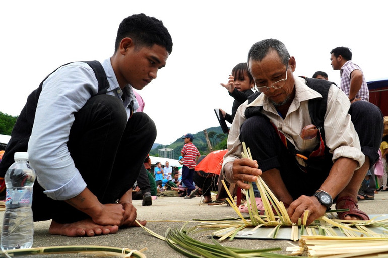 Nghề đan lát truyền thống của đồng bào Ca Dong, huyện Bắc Trà My, tỉnh Quảng Nam.