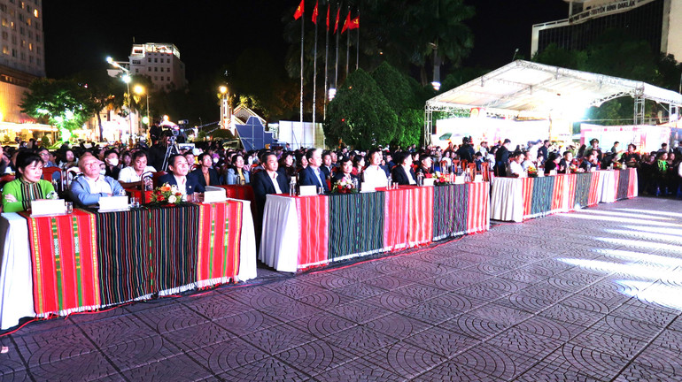 Các đại biểu dự Ngày hội Văn hóa các dân tộc tỉnh Đắk Lắk năm 2023.