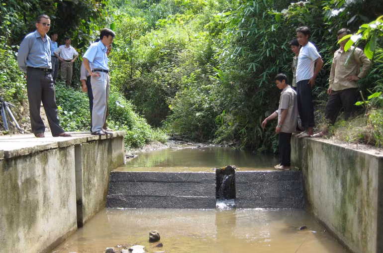 Huyện Quỳnh Nhai đã đầu tư xây dựng 10 công trình cấp nước sinh hoạt tập trung tại 4 xã. Huyện Quỳnh Nhai đã đầu tư xây dựng 10 công trình cấp nước sinh hoạt tập trung tại 4 xã.