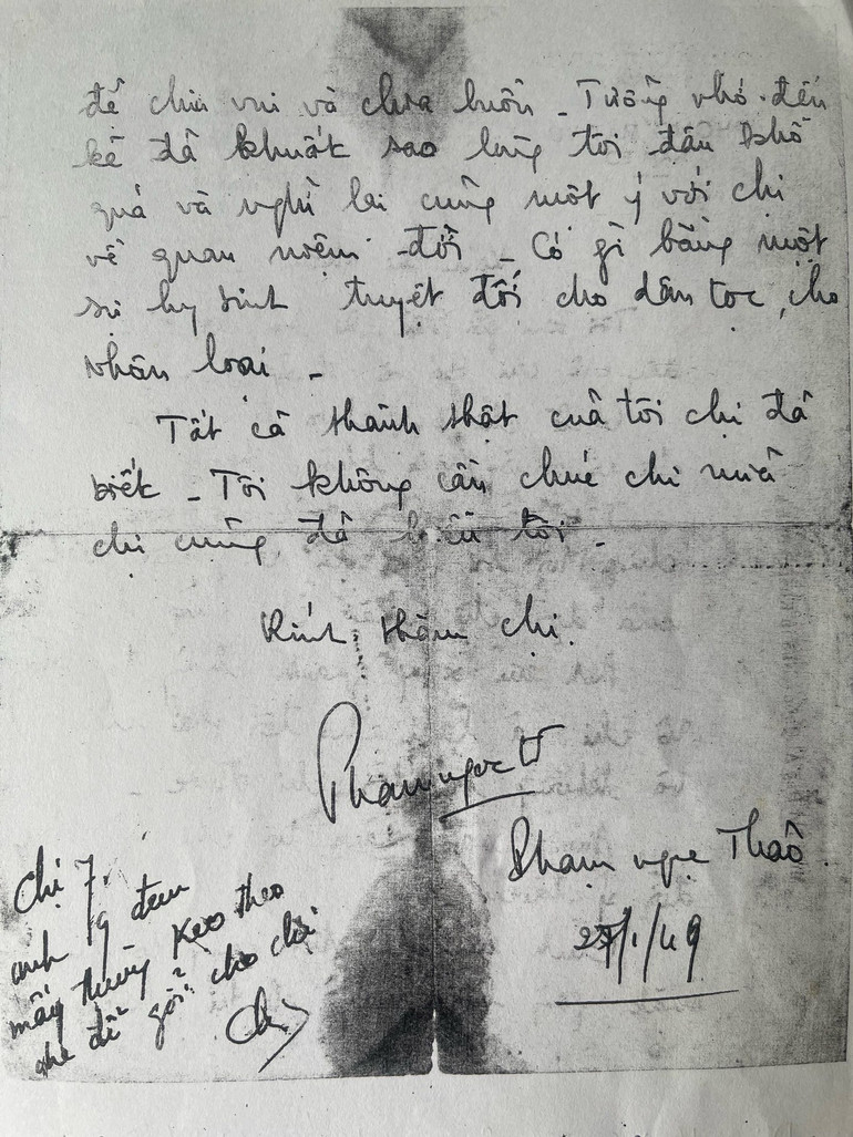 Lá thư Đại tá Phạm Ngọc Thảo viết cho bà Phạm Thị Nhiệm, ngày 27/1/1949. Ảnh: GIA ĐÌNH CUNG CẤP Lá thư Đại tá Phạm Ngọc Thảo viết cho bà Phạm Thị Nhiệm, ngày 27/1/1949. Ảnh: GIA ĐÌNH CUNG CẤP