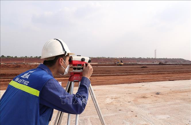 Kỹ sư trên công trường Cảng hàng không quốc tế Long Thành.