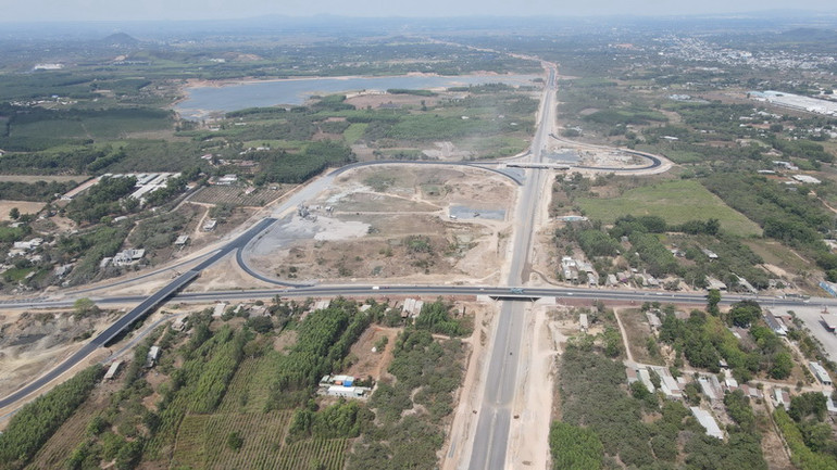 Đồng Nai đang rất cần ý tưởng táo bạo, cách làm mới về phát triển kết cấu hạ tầng giao thông.