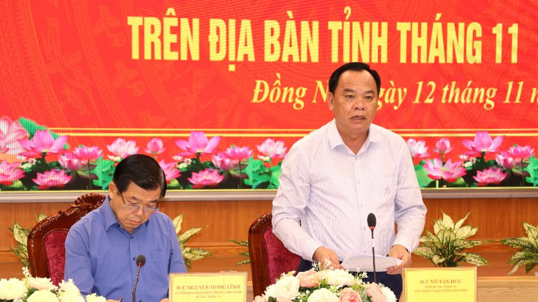 Phó Bí thư Tỉnh ủy, Chủ tịch Ủy ban nhân dân tỉnh Võ Tấn Đức phát biểu tại buổi làm việc.