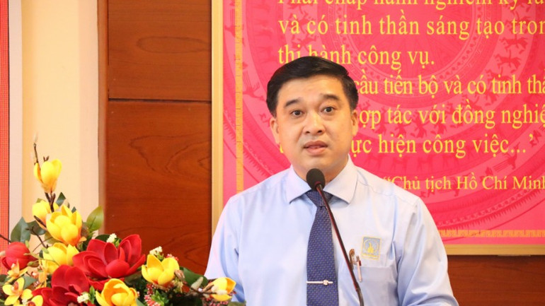 Giám đốc Sở Xây dựng Đồng Nai Hồ Văn Hà phát biểu tại hội nghị.