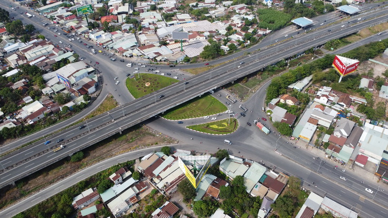 ACV đề nghị Bộ Giao thông vận tải sớm đầu tư dự án mở rộng cao tốc Thành phố Hồ Chí Minh -Long Thành bảo đảm hiệu quả khi sân bay đưa vào khai thác.