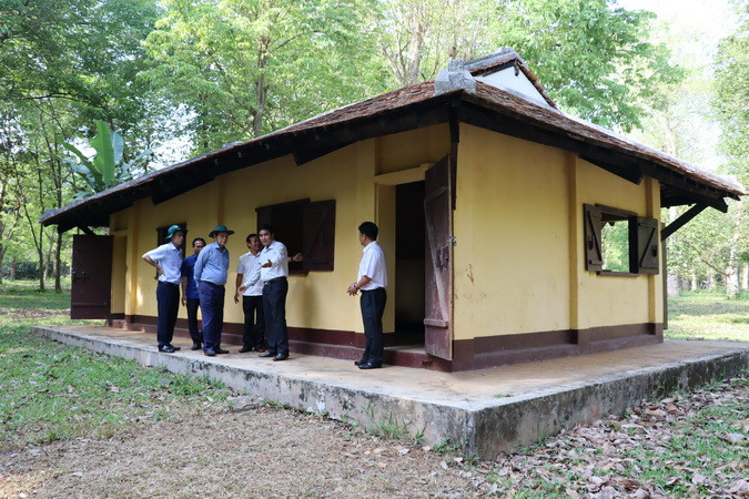 Ngôi nhà từng là nơi sinh sống của các phu cao-su thời Pháp được phục dựng theo nguyên mẫu để phục vụ du khách tham quan.
