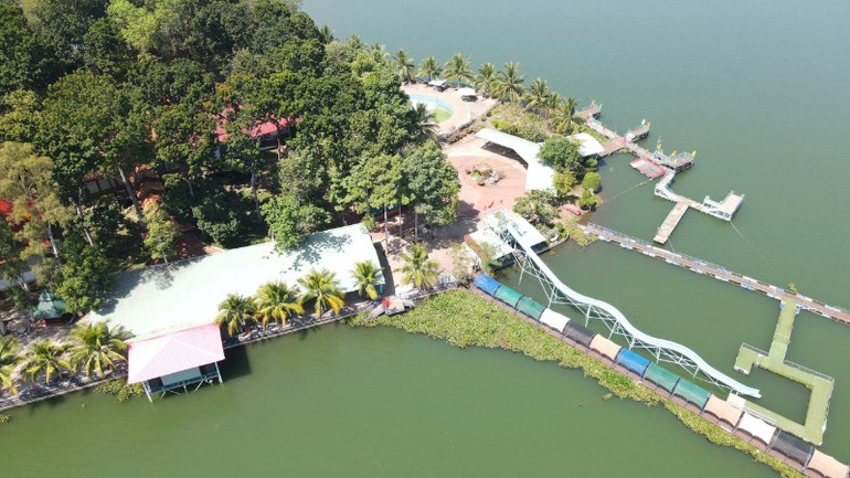 Một góc Khu du lịch đảo Ó- Đồng Trường.