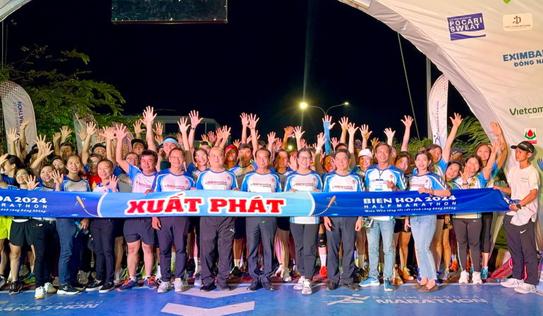 Lãnh đạo tỉnh Đồng Nai, thành phố Biên Hòa tại lễ khai mạc giải.