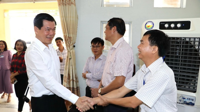 Bí thư Tỉnh ủy Đồng Nai Nguyễn Hồng Lĩnh thăm và làm việc tại xã Quang Trung, huyện Thống Nhất.