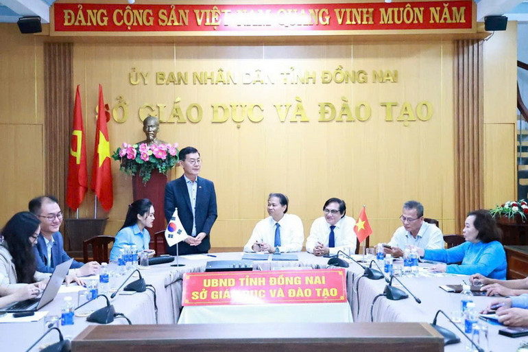 Chủ tịch Hiệp hội Doanh nghiệp Hàn Quốc tại Đồng Nai Kim Young Hwan phát biểu tại lễ ký kết.