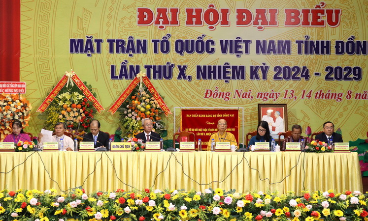 Đoàn Chủ tịch điều hành Đại hội.