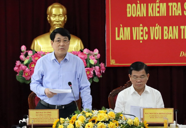 Đại tướng Lương Cường phát biểu tại buổi kiểm tra.