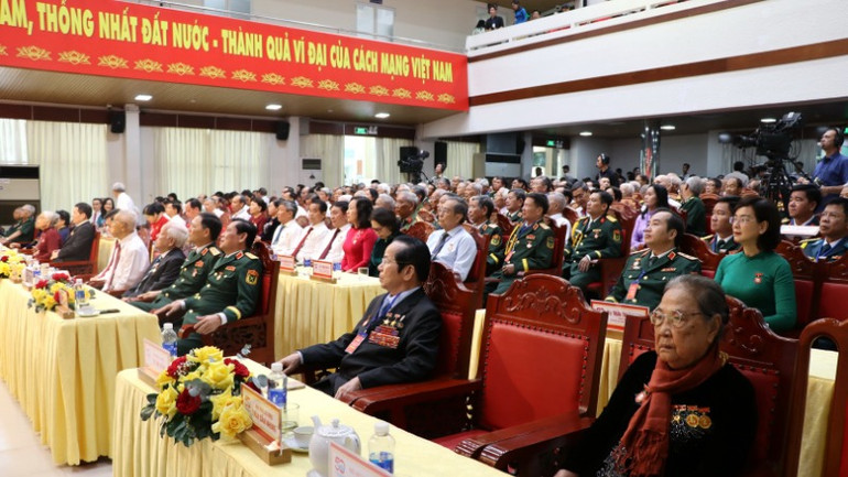 Các đại biểu tham dự buổi Lễ kỷ niệm.