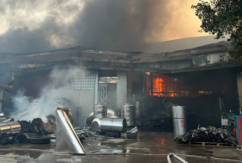 Nhiều tài sản bị thiệt hại do vụ cháy gây ra.