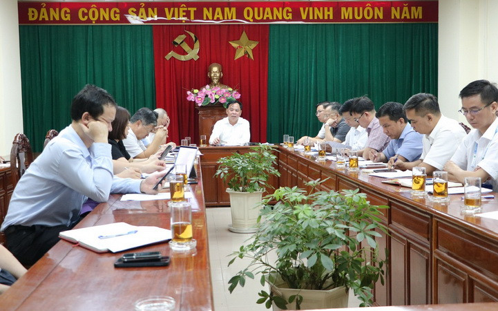 Phó Chủ tịch Ủy ban nhân dân tỉnh Đồng Nai Võ Tấn Đức chủ trì buổi làm việc. Phó Chủ tịch Ủy ban nhân dân tỉnh Đồng Nai Võ Tấn Đức chủ trì buổi làm việc.