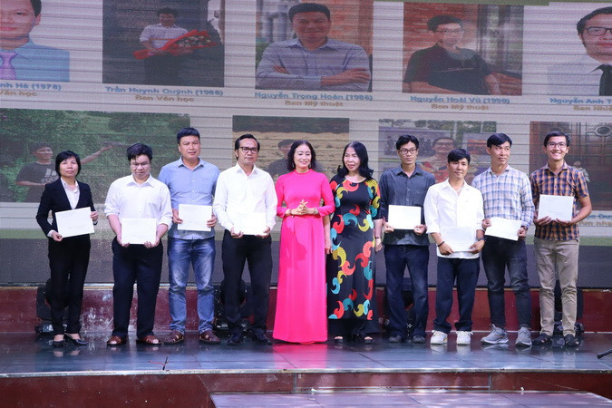 Các hội viên được kết nạp đợt này.