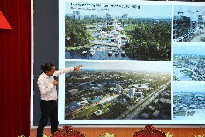 Một đơn vị tư vấn trình bày ý tưởng.