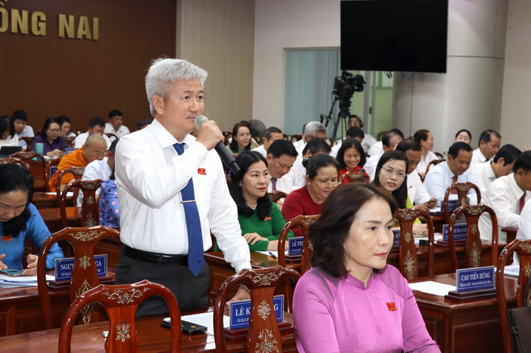 Đại biểu Lê Kim Bằng, Bí thư Huyện ủy Xuân Lộc nói về sự cần thiết của xây dựng khu đô thị hồ Núi Le.