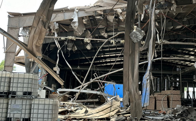 Hiện trường bên trong vụ nổ lò hơi khiến 6 người chết.