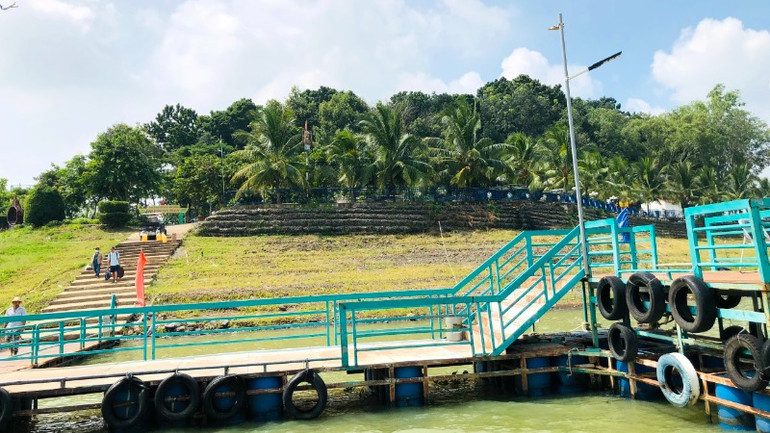 Bến thủy nội địa đảo Ó.