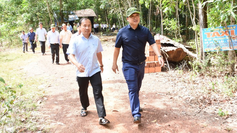 Lãnh đạo tỉnh Đồng Nai thị sát khu vực xây cầu Mã Đà và đường kết nối 2 tỉnh Đồng Nai-Bình Phước.