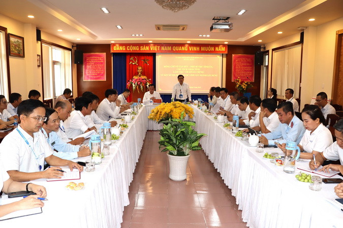 Quang cảnh buổi làm việc.