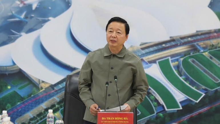 Phó Thủ tướng Chính phủ Trần Hồng Hà phát biểu tại buổi làm việc.