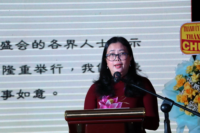 Giám đốc Sở Văn hóa, Thể thao và Du lịch Đồng Nai kiêm Trưởng Ban tổ chức Lễ hội chùa Ông lần thứ 9 Lê Thị Ngọc Loan phát biểu khai mạc.