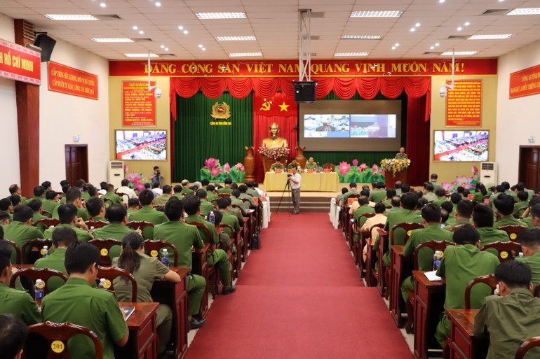 Quang cảnh buổi đối thoại.