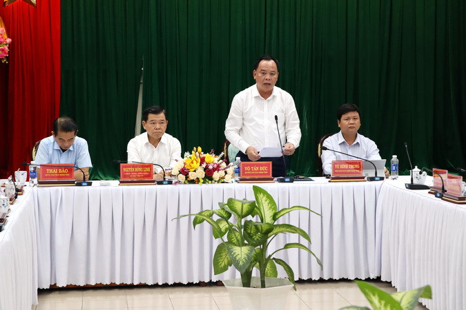 Quyền Chủ tịch Ủy ban nhân dân tỉnh Đồng Nai Võ Tấn Đức đề nghị cần quyết liệt giải ngân vốn đầu tư công và giải phóng mặt bằng các dự án trọng điểm.