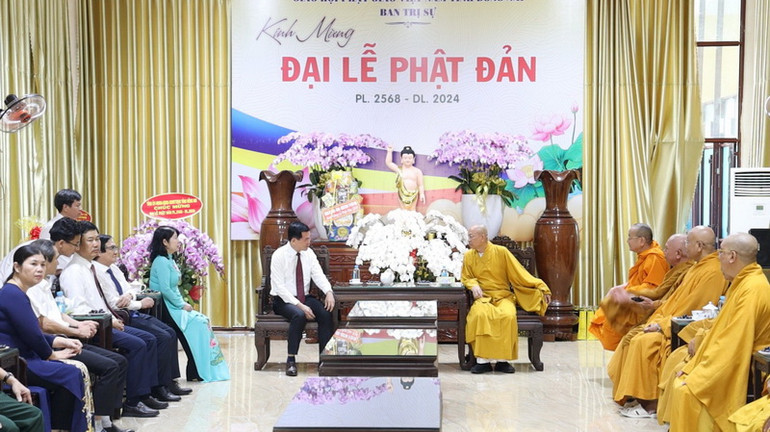 Đoàn lãnh đạo tỉnh Đồng Nai chúc mừng Ban Trị sự Giáo hội Phật giáo Việt Nam tỉnh Đồng Nai nhân Đại lễ Phật đản 2024.