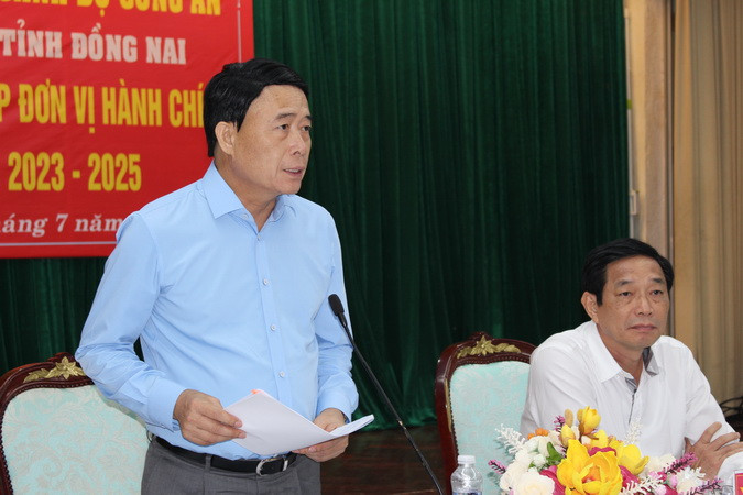 Thứ trưởng Công an Lê Quốc Hùng đề nghị tỉnh Đồng Nai đẩy mạnh công tác tuyên truyền tạo sự đồng thuận, thống nhất cao trong cán bộ và nhân dân thực hiện sắp xếp đơn vị hành chính theo đề án.